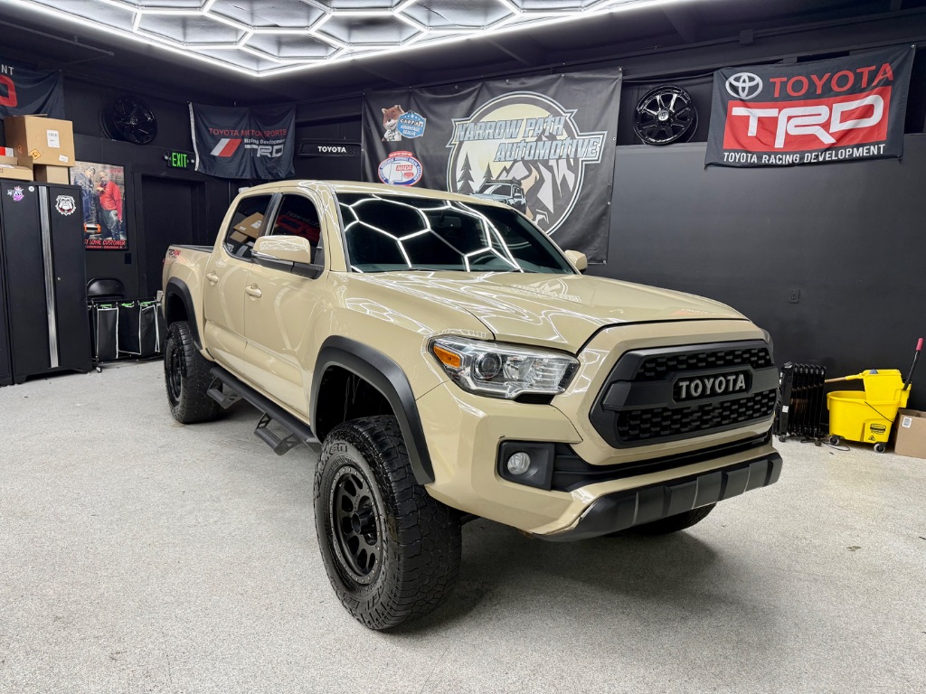 2016 Toyota Tacoma TRD Off Road's photo